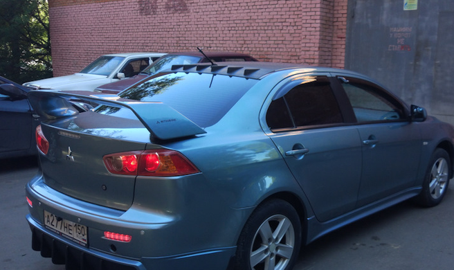 Спойлер козырек на крышу Mitsubishi Lancer X черный глянец (ABS-пластик) тюнинг фото