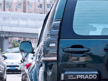 Оптика задня, LED ліхтарі Toyota Land Cruiser Prado 120 димчасті у стилі 2018+  тюнінг фото