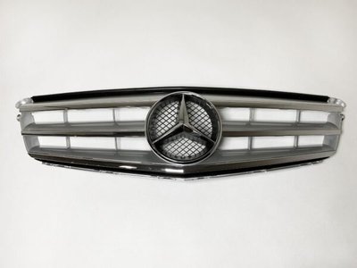 Решетка радиатора на Мерседес W204, серебро + хром, стиль AVANGARDE тюнинг фото