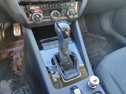 Ручка АКПП в сборе с индикаторной панелью и чехлом VW Passat B7.5 (14-18 г.в.) тюнинг фото