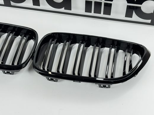 Решетка радиатора BMW F22/F23 стиль М2, черная, глянцевая тюнинг фото