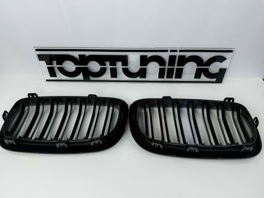Решетка радиатора на BMW X5 F15 / X6 F16 стиль М черная глянцевая + триколор тюнинг фото