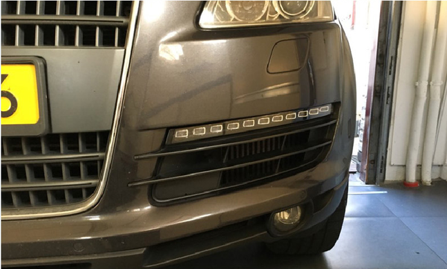 Ходовые огни DRL на Audi Q7 с функцией указания поворота (06-09 г.в.) тюнинг фото