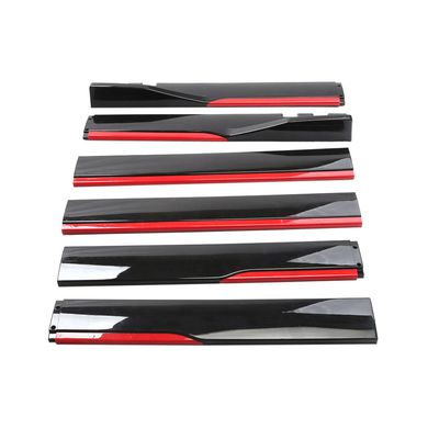 Накладки (диффузоры) порогов автомобиля черные + красные вставки тюнинг фото