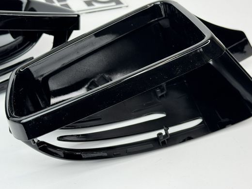 Накладки дзеркал Mercedes W117 W176 W204 W212 W218 W221 W246 X156 X204 чорні стиль М тюнінг фото
