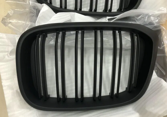 Решетка радиатора BMW X3 G01 / X4 G02 черная матовая тюнинг фото