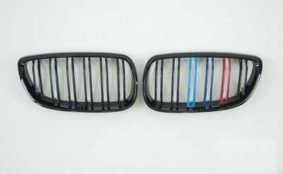 Решетка радиатора BMW E92 / E93 черная, глянцевая, триколор (06-10 г.в.) тюнинг фото