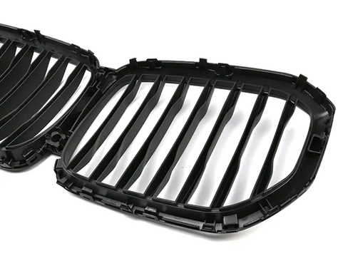 Решетка радиатора на BMW X5 G05 черная матовая тюнинг фото