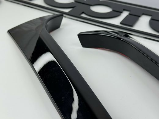 Боковые спойлера на заднее стекло Skoda Superb Estate (08-15 г.в.) тюнинг фото