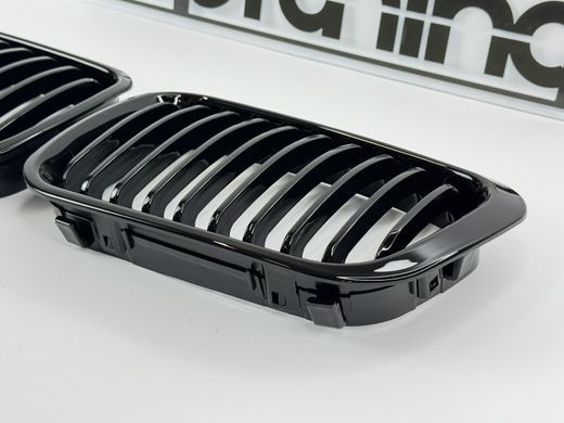Решетка радиатора BMW E46 седан, универсал чорн. глянец (98-01 г.в.) тюнинг фото