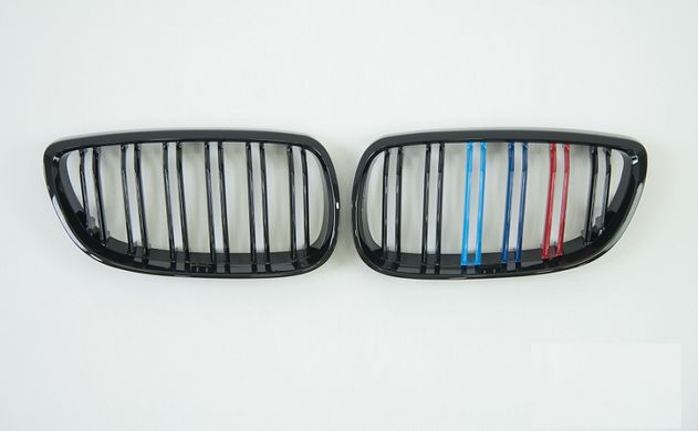 Решітка радіатора BMW E92 / E93 чорна, глянцева, триколор (06-10 р.в.) тюнінг фото