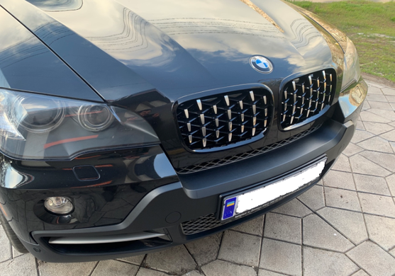 Решетка радиатора на BMW E70 / E71 Diamond тюнинг фото