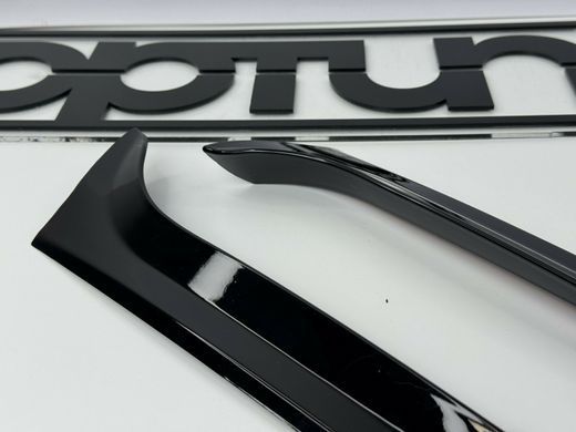 Боковые спойлера на заднее стекло VW Touran 2 (16-19 г.в.) тюнинг фото