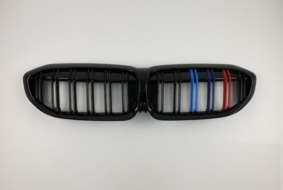 Решетка радиатора BMW G20 M черный глянец триколор тюнинг фото
