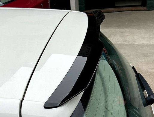 Спойлер на Volkswagen Golf 6 черный глянцевый ABS-пластик  тюнинг фото