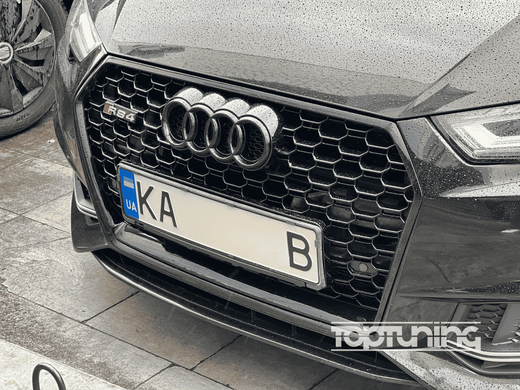 Решетка радиатора Ауди A4 B9 в RS4 стиле, черная глянцевая тюнинг фото