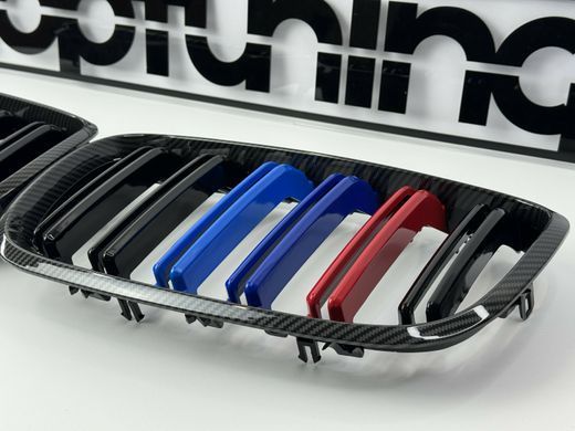 Решітка радіатора BMW X5 Е70, X6 E71 стиль М3 (M-color) рамка під карбон  тюнінг фото