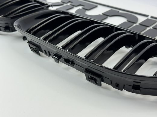 Решітка радіатора BMW E90 / E91 в стилі М чорна глянсова (09-11 р.в.) тюнінг фото