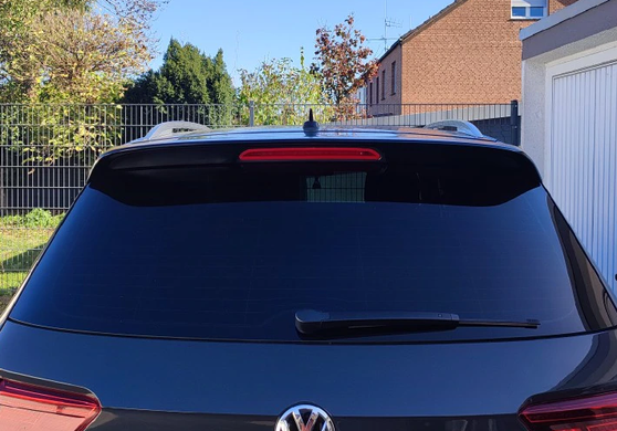 Спойлер на Volkswagen Tiguan L чорний глянсовий ABS-пластик (2017-...) тюнінг фото