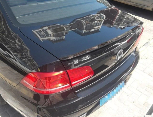 Спойлер на Volkswagen Passat B7 чорний глянсовий ABS-пластик (європейка) тюнінг фото