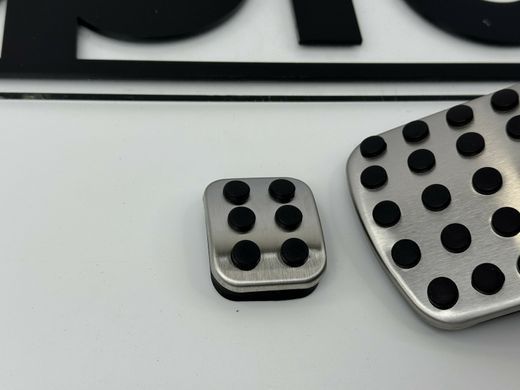 Накладки на педали Mercedes Vito W447 / V-Class W447 / Sprinter W906 (автомат) тюнинг фото