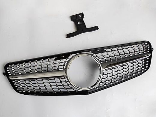 Решетка радиатора на Мерседес W204 в стиле Diamond тюнинг фото
