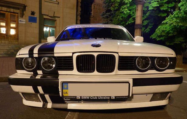 Реснички без вырезов BMW E34 тюнинг фото