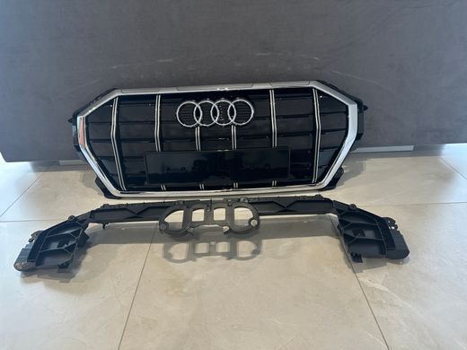 Решетка радиатора Audi Q38 3A стиль SQ3 черная+хром (2018-2023 г.в.) тюнинг фото