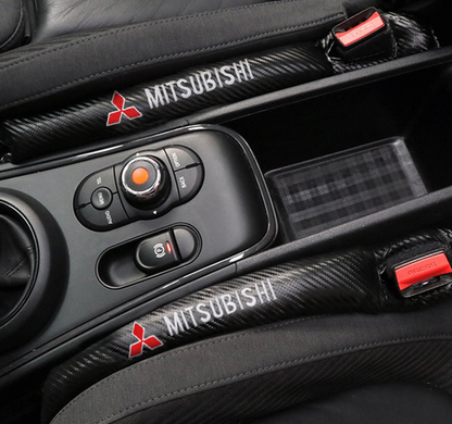 Ущільнювач в зазор автомобільного сидіння Mitsubishi тюнінг фото