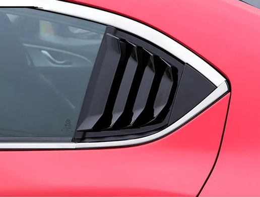 Накладки (зябра) на вікна задніх дверей Mazda 3 (13-18 р.в.) тюнінг фото