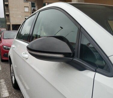 Накладки на дзеркала VW Golf 7 / Touran 2 чорні глянсові тюнінг фото