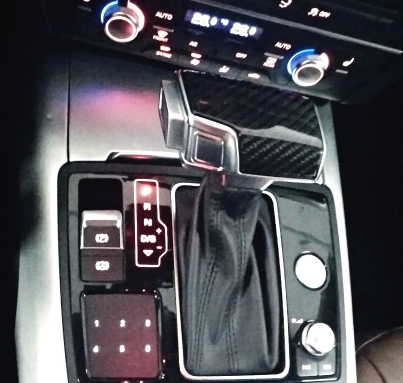 Ручка переключения передач Audi, карбон (автомат) тюнинг фото