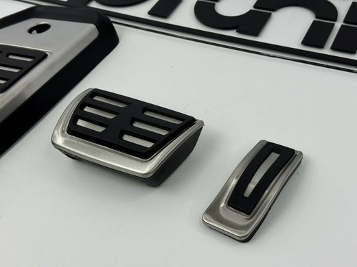 Накладки на педали Audi Q7/Q8 / Porsche Cayenne / VW Touareg III автомат тюнинг фото