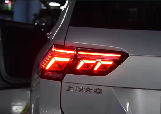 Оптика задняя, фонари анимационные Volkswagen Tiguan (17-21г.в.) на заводской галоген тюнинг фото