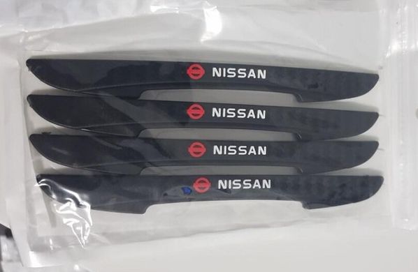 Защитные резиновые накладки на кузов Nissan тюнинг фото