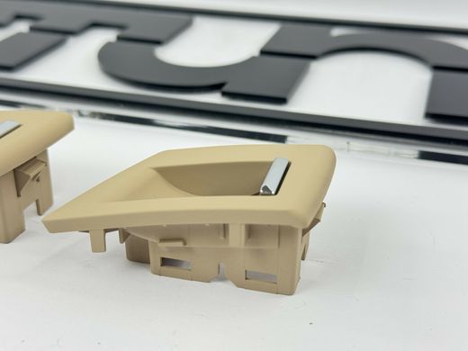 Внутрішні ручки дверей + панель склопідіймача BMW F10 / F11 кремово-білі тюнінг фото