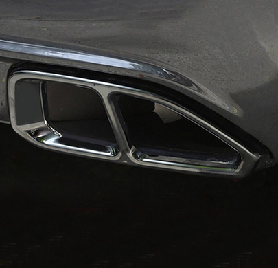 Накладки глушників BMW X7 G07, чорні тюнінг фото
