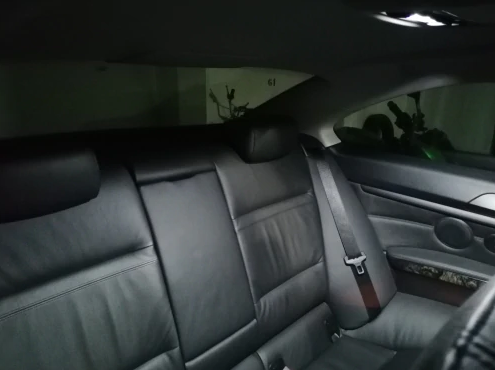 Світлодіодні лампи салону автомобіля BMW E60 sedan тюнінг фото