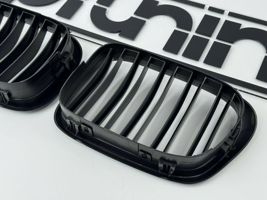 Решітка радіатора, ніздрі на BMW E39 М5 чорний матовий тюнінг фото