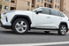Хромированные молдинги на двери Toyota RAV 4 (2019-...) тюнинг фото