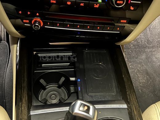 Беспроводной чарджер для BMW X5 F15 тюнинг фото