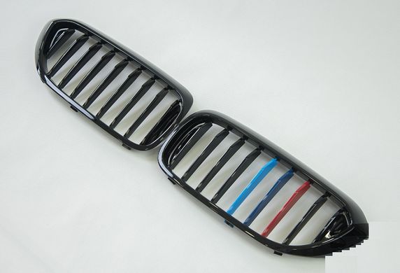 Решетка радиатора BMW G30 / G31 черный глянец триколор (17-20 г.в.) тюнинг фото