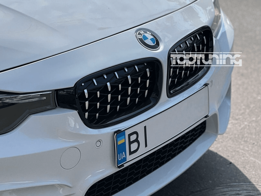 Решетка радиатора, ноздри на БМВ F30/F31 стиль Diamond (черная с хромом) тюнинг фото