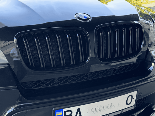 Решетка радиатора БМВ X5 Е70, X6 E71 черный глянец, стиль М тюнинг фото