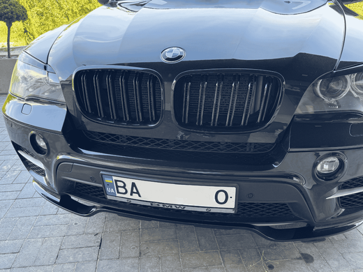 Решетка радиатора БМВ X5 Е70, X6 E71 черный глянец, стиль М тюнинг фото