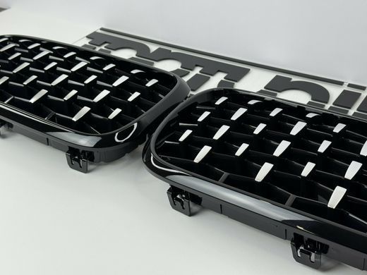 Решетка радиатора на BMW X5 F15 / X6 F16 стиль Diamond Silver-Black тюнинг фото