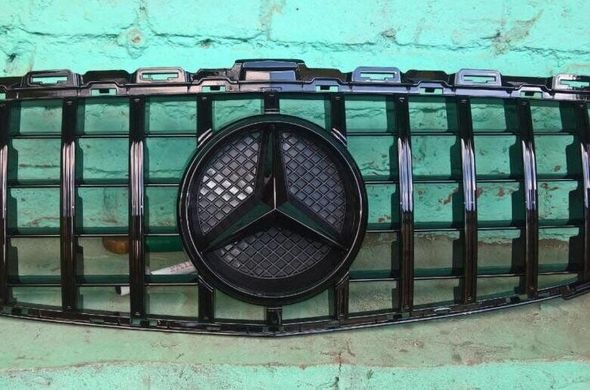 Решітка радіатора MERCEDES W205 стиль GT чорний глянець (14-18 р.в.) тюнінг фото