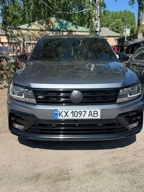 Накладки на фары, реснички VW Tiguan 2017-2020 черный глянец (ABS-пластик) тюнинг фото
