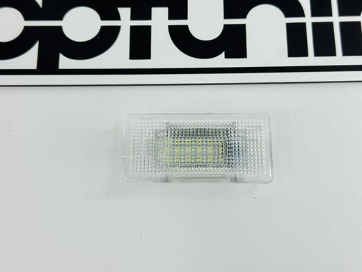 Підсвічування багажника (LED) BMW E82 E36 E46 E90 E92 E93 E39 E60 E61 F10 E63 E38 E65 F01 E84 E53 тюнінг фото