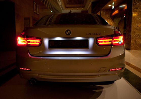 Стоп-сигналы на BMW красные тюнинг фото